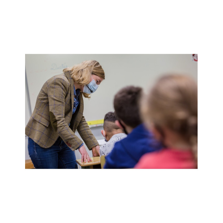 PVA100-P   Porte voix ceinture  micro serre tête électret