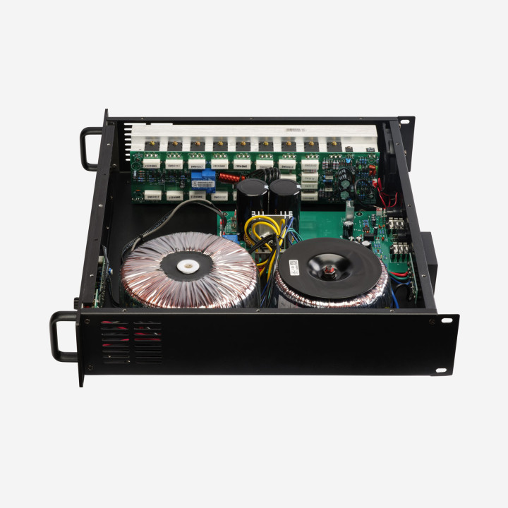 AMP660  Amplificateur de puissance 660 Watts  100 Volts