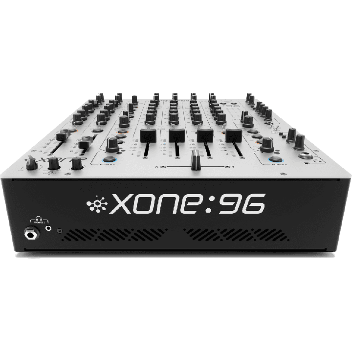Allen & Heath XONE-P96   Console club  6 voies